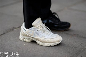 運(yùn)動(dòng)鞋一定要穿襪子嗎？最好是穿上襪子