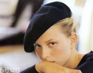 戴什么帽子顯臉??？寬檐帽讓臉看起來小