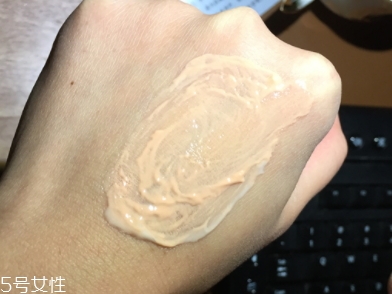 雅詩蘭黛卸妝乳怎么用？