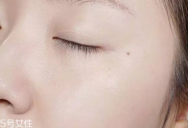 clio產(chǎn)品哪些值得推薦？快速打造自然妝容