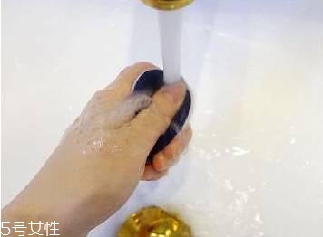 新買的氣墊粉撲要洗嗎？用久了一定要清洗