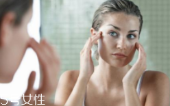 隔離霜可以直接涂在臉上嗎？要用補(bǔ)水產(chǎn)品打底才好