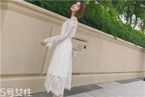 蕾絲長(zhǎng)裙配什么上衣？?jī)?yōu)雅氣質(zhì)小女人
