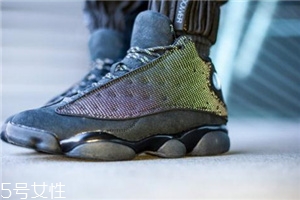運動鞋氣墊咯吱的響怎么辦？可能是漏氣或者進水了