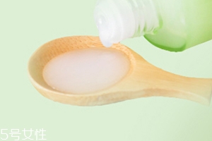 爽膚水可以涂在眼睛周圍嗎？小心長出脂肪粒