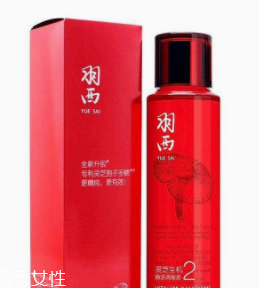 油痘皮適合什么護膚品？控油爽膚水不能少