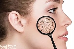 爽膚水要涂多少合適？來(lái)看看爽膚水的用量