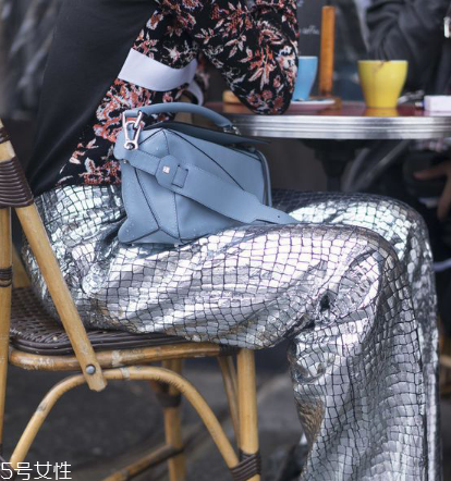 loewe在哪兒買便宜？西班牙皇室品牌