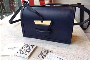 loewe在哪兒買便宜？西班牙皇室品牌