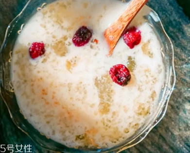 雪燕可以用熱水泡發(fā)嗎？熱水vs冷水