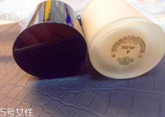 阿瑪尼粉底液脫妝嗎？4小時(shí)后要補(bǔ)妝