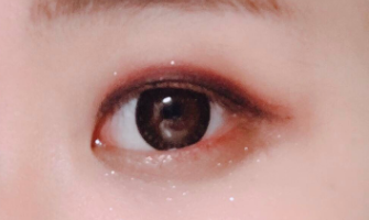 愛麗小屋十色眼影盤哪個(gè)好看？酒紅色非常好看
