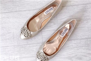 badgley mischka是幾線品牌？穿上它讓婚禮不留遺憾