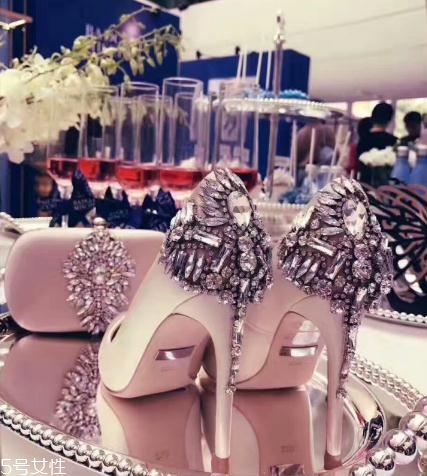 badgley mischka鞋子多少錢？比jc、rv價(jià)格美麗多了