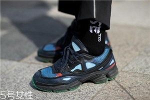 運動鞋能撐大嗎？可以用撐鞋器
