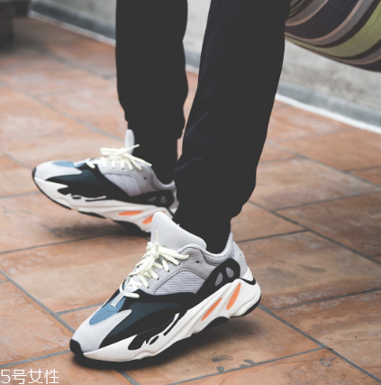 yeezy 500 2018新款配色發(fā)售時(shí)間_有哪幾款？