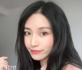 春天適合什么顏色口紅？首選活力西柚色