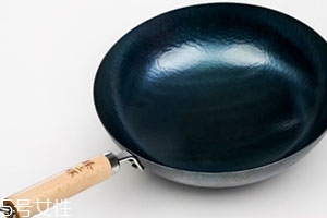 章丘鐵鍋怎么開(kāi)鍋？臻三環(huán)鐵鍋開(kāi)鍋教程
