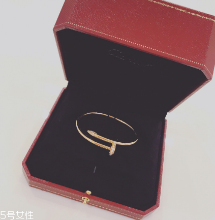 卡地亞手鐲會(huì)掉鉆嗎？忠貞愛(ài)情的特別見(jiàn)證