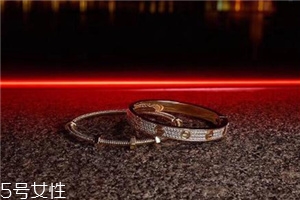 卡地亞手鐲會(huì)有劃痕嗎？一生摯愛(ài)的象征