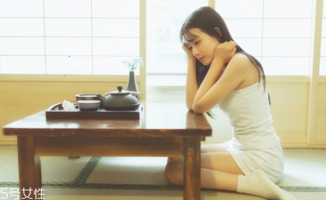 乳液可以涂在眼周圍嗎？