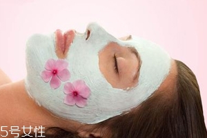 敷完面膜不洗臉會(huì)怎么樣？粉刺悶痘毛孔堵塞