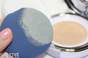 氣墊卡粉浮粉怎么辦？上妝方式換一換