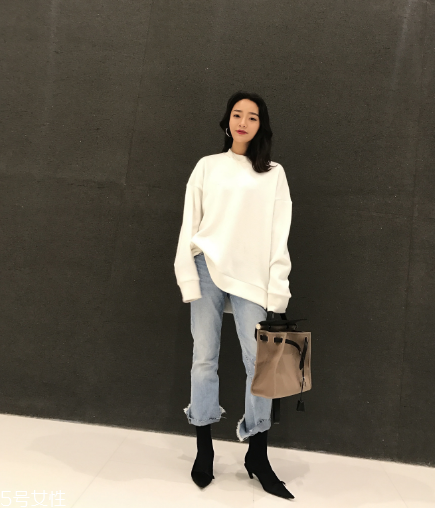 牛仔褲用什么泡不掉色？洗前先用鹽水浸泡