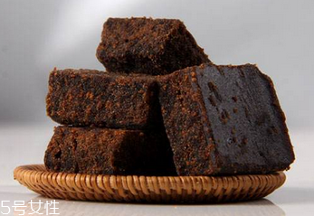 阿膠黑糖經(jīng)期可以喝嗎？最好少喝