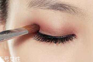 眉粉可以當(dāng)眼影粉用嗎？完全可以
