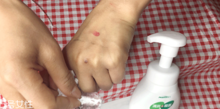 泡沫洗面奶哪個牌子好？熊野油脂和牛乳石堿對比測試