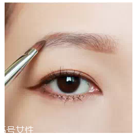 眉粉怎么畫(huà)眉毛好看？這么用眉妝超完美
