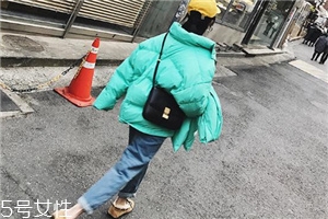 牛仔褲脫漿是什么意思？脫漿之后更柔軟