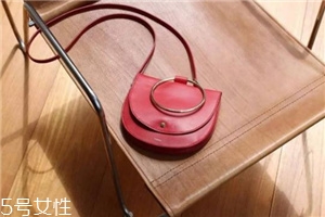 theory包包多少錢(qián)？超有質(zhì)感的輕奢品牌