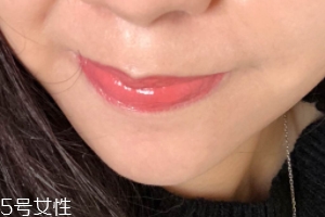 mac唇釉哪個顏色比較日常？溫柔清新珊瑚粉