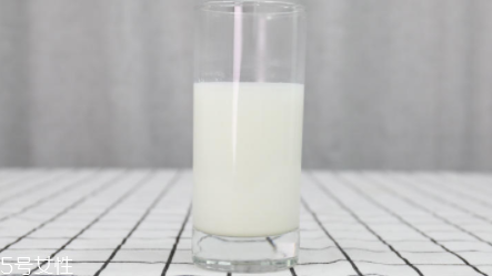 愛(ài)他美奶粉哪個(gè)版本好？白金版表現(xiàn)出色