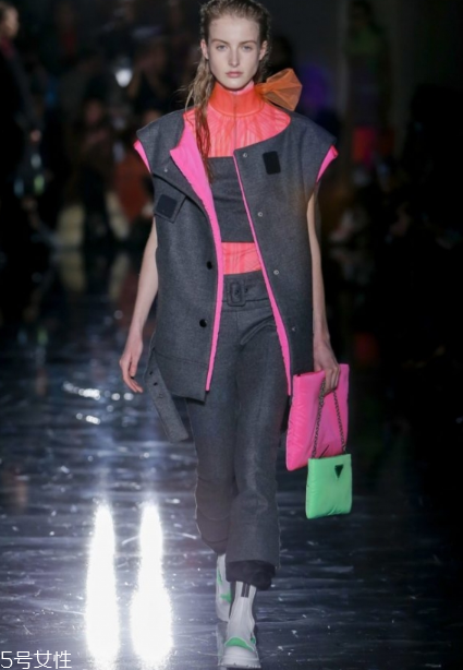 prada2018秋冬系列好看嗎_款式有哪些？