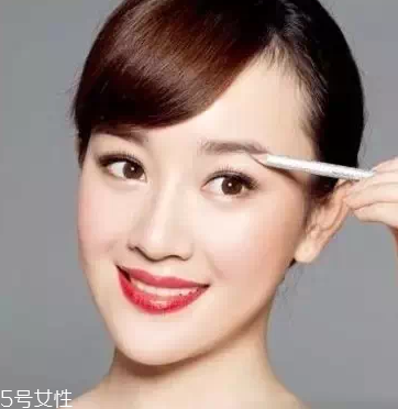 怎么化標(biāo)準(zhǔn)眉？三點(diǎn)法打造親和眉形