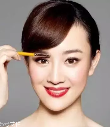 怎么化標(biāo)準(zhǔn)眉？三點(diǎn)法打造親和眉形