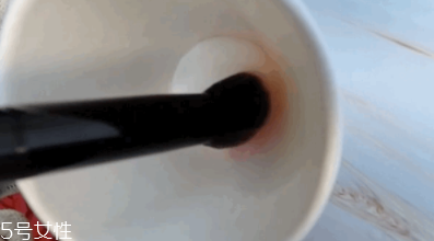 曼丹保濕卸妝水怎么樣？防水口紅卸不掉
