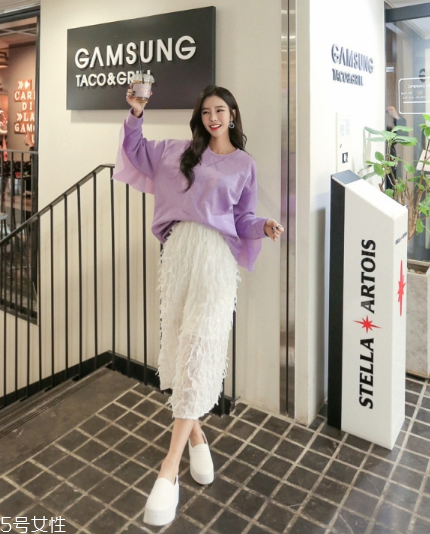 紫色衛(wèi)衣怎么搭配？流行色助你成為時尚女王