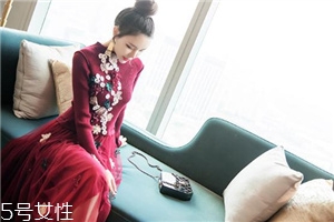 針織連衣裙什么款式好看？搭出時尚新感覺