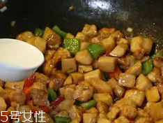 杏鮑菇怎么洗才干凈？鹽水泡泡輕松去污
