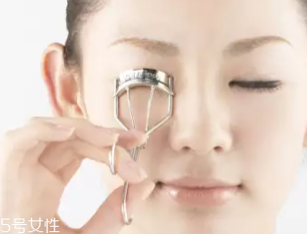 怎么刷睫毛膏才翹才長(zhǎng)？8個(gè)步驟刷出動(dòng)人電眼