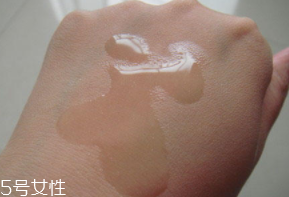 papa recipe春雨卸妝水怎么用？濕敷10秒即可
