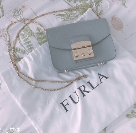 furla包包怎么打開？超百搭的心機(jī)包包