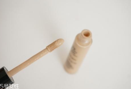 遮瑕液太干怎么辦？和乳液混合使用