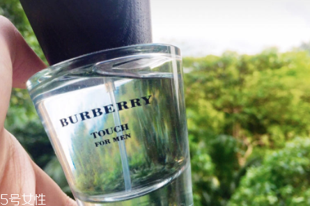 burberry情緣男士香水女士能用嗎？男女皆宜的木質(zhì)香調(diào)