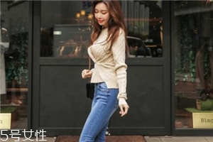 米色毛衣怎么搭配？打造氣質(zhì)女神范兒