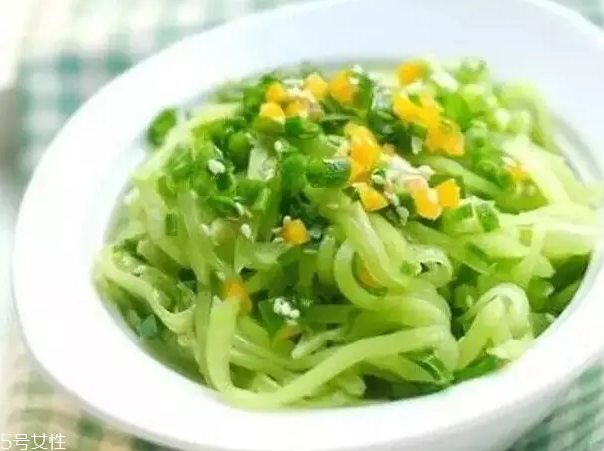 萵筍生吃好還是熟吃好？煮熟后維生素含量大大降低